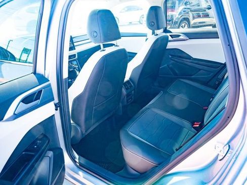 New 2026 Volkswagen Taos SE FWD image 29
