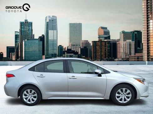 Used 2022 Toyota Corolla LE w/ Carpet Mat Package (TMS) image 7