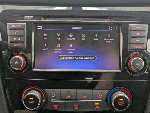 Used 2018 Nissan Rogue SV FWD image 9