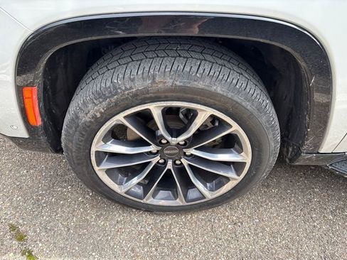 Used 2022 Jeep Wagoneer Series II w/ Premium Group I image 6