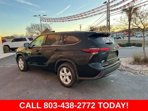 Used 2024 Toyota Highlander LE FWD image 38