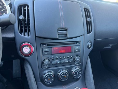 Used 2020 Nissan 370Z image 28