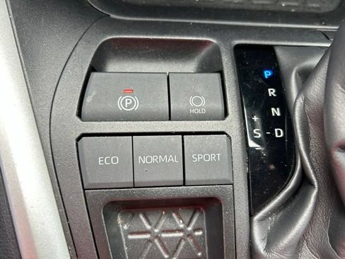 Used 2024 Toyota RAV4 XLE Premium FWD image 21