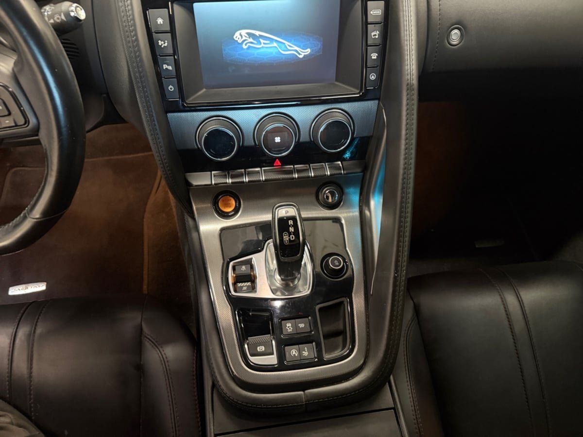 Used 2016 Jaguar F-TYPE S RWD image 15
