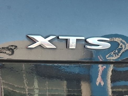 Used 2017 Cadillac XTS Luxury image 10