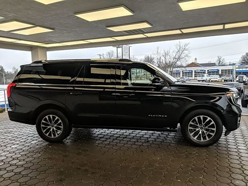 Certified 2025 Ford Expedition Max Platinum image 4