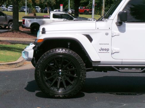 Used 2024 Jeep Wrangler Unlimited Sahara AWD/4WD image 26