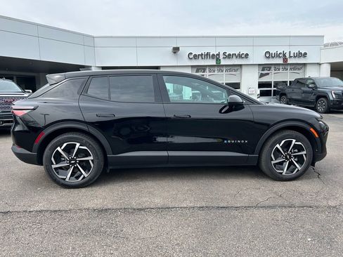 Used 2025 Chevrolet Equinox EV LT w/ Comfort Package image 8