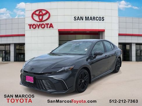 Used 2026 Toyota Camry SE w/ Convenience Package image 1