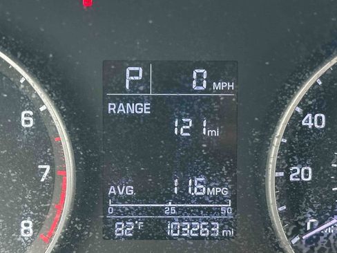Used 2017 Hyundai Elantra SE FWD image 24