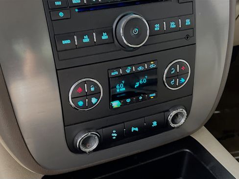 Used 2011 Chevrolet Avalanche LT w/ Luxury Package image 25