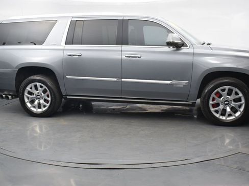 Used 2019 Cadillac Escalade ESV Platinum AWD/4WD image 7