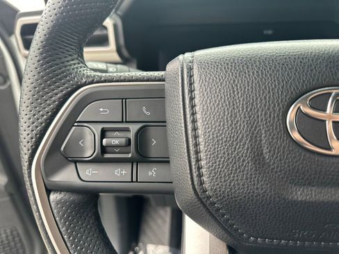 Used 2024 Toyota Tacoma TRD Off-Road image 19