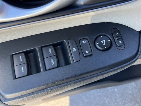 Used 2022 Honda CR-V Touring image 26
