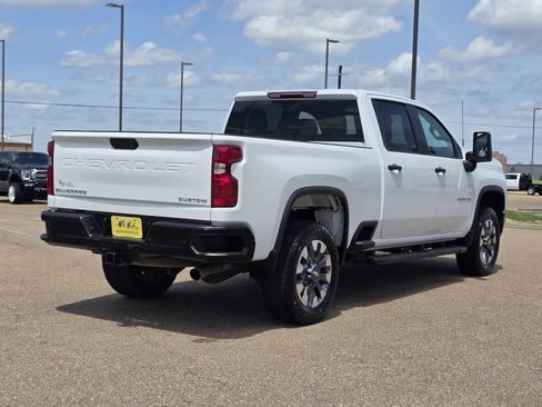 Used 2024 Chevrolet Silverado 2500 Custom w/ Custom Value Package AWD/4WD image 5