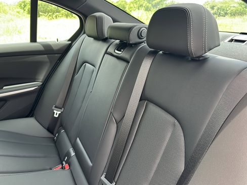 New 2025 BMW 330i Sedan w/ Premium Package image 16