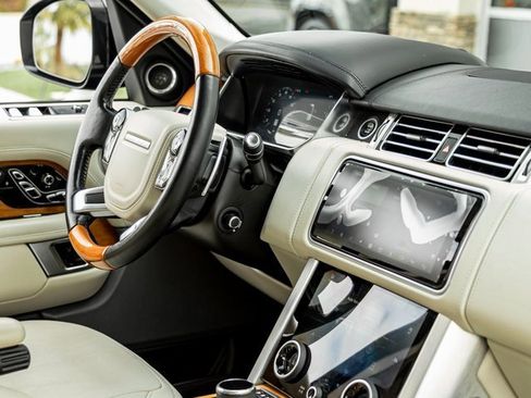 Used 2021 Land Rover Range Rover Autobiography image 31