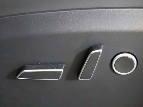 Used 2023 Tesla Model X AWD/4WD image 31