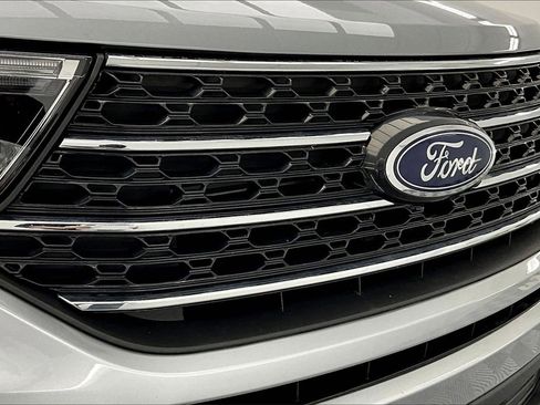 Used 2023 Ford Explorer XLT w/ Equipment Group 202A image 29