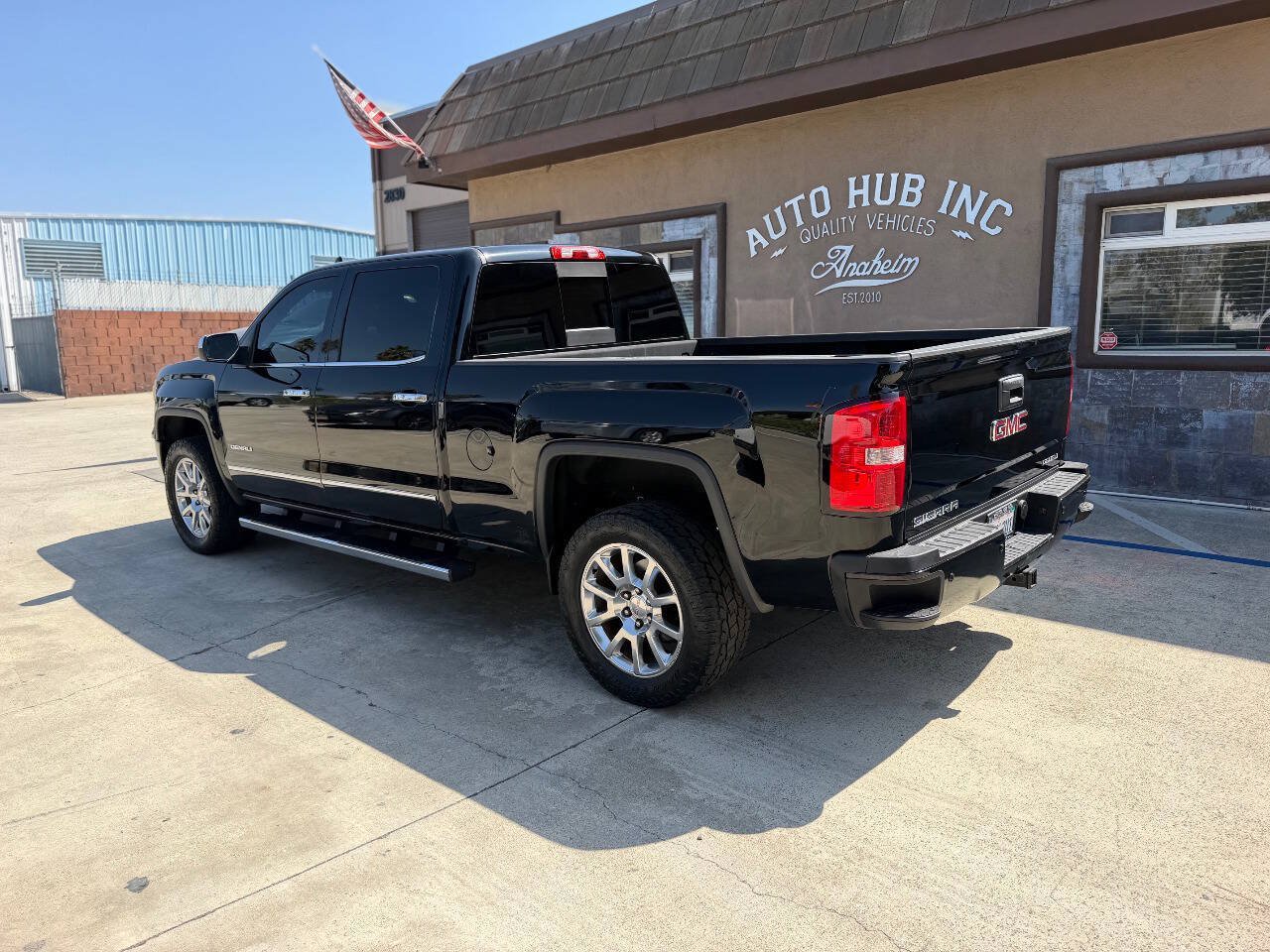 Used 2015 GMC Sierra 1500 Denali w/ Driver Alert Package RWD image 7