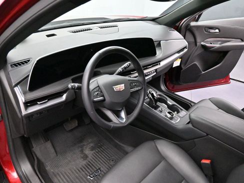 Used 2025 Cadillac XT4 Premium Luxury image 16