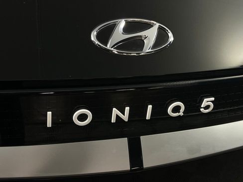 Used 2024 Hyundai Ioniq 5 SEL image 11
