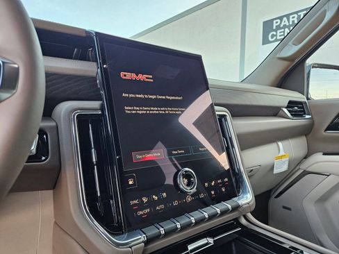 New 2026 GMC Yukon Denali w/ Sun & Power Step Package AWD/4WD image 15