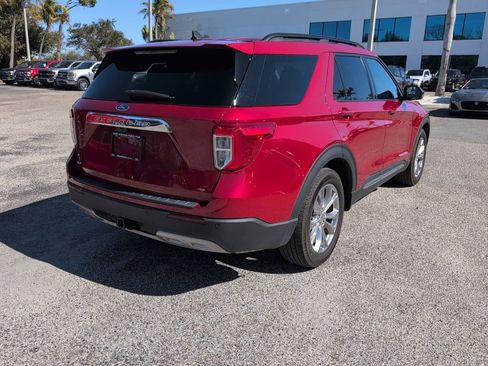 Certified 2024 Ford Explorer XLT w/ Equipment Group 202A image 3