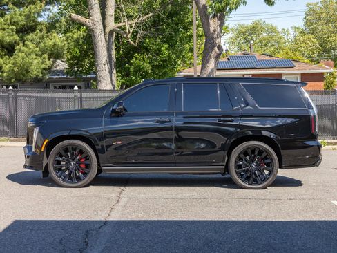 Used 2026 Cadillac Escalade V AWD/4WD image 18