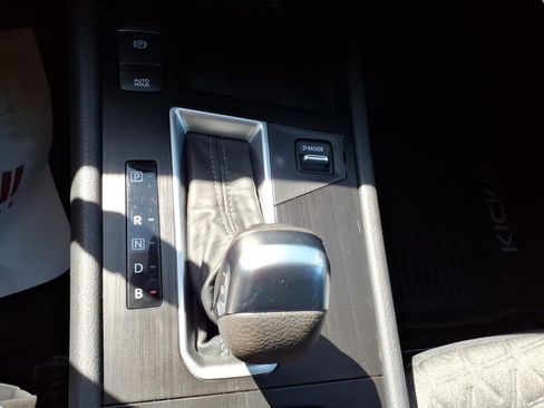 Used 2025 Nissan Kicks SV image 22