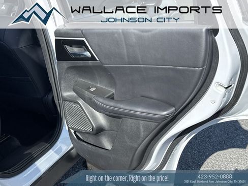 Used 2025 Mitsubishi Outlander AWD image 39