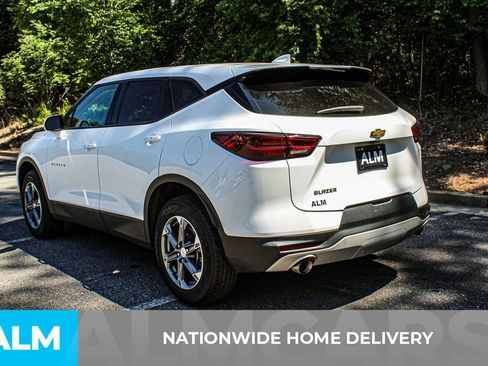 Used 2025 Chevrolet Blazer LT FWD image 5