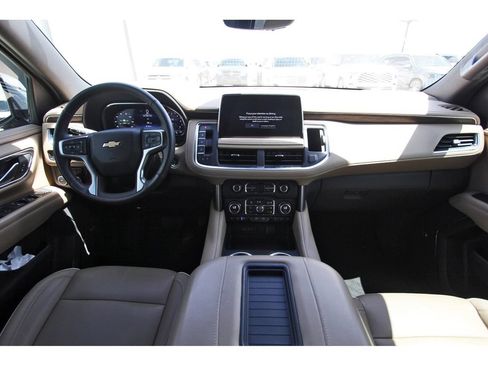 Used 2022 Chevrolet Tahoe Premier w/ Premium Package RWD image 9