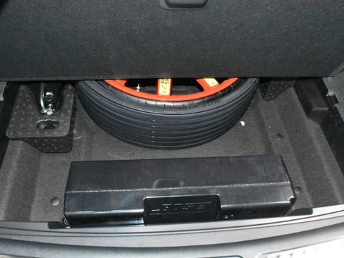 New 2026 Porsche Macan Turbo image 34