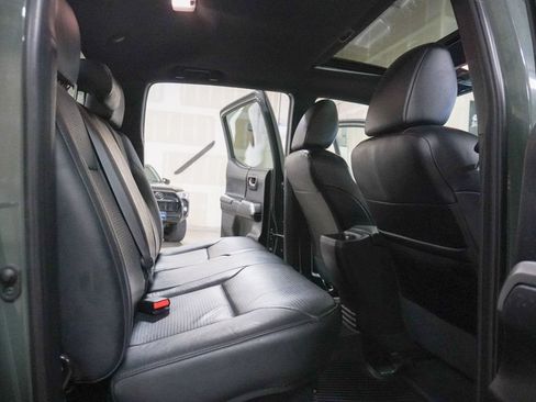 Used 2021 Toyota Tacoma Limited AWD/4WD image 17