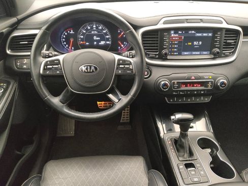 Used 2019 Kia Sorento SX image 22