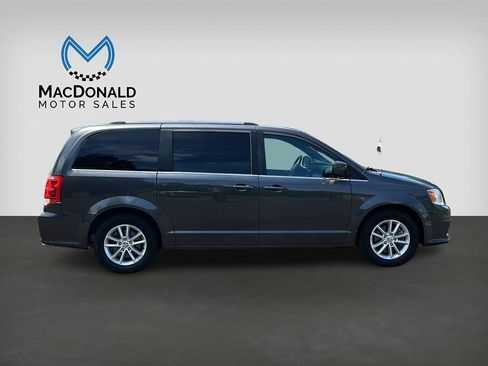Used 2019 Dodge Grand Caravan SXT FWD image 7