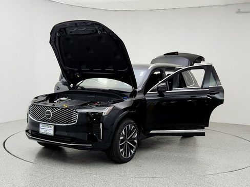 New 2026 Volvo XC90 B6 Plus w/ Protection Package image 9