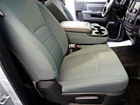 Used 2018 RAM 1500 Express RWD image 13