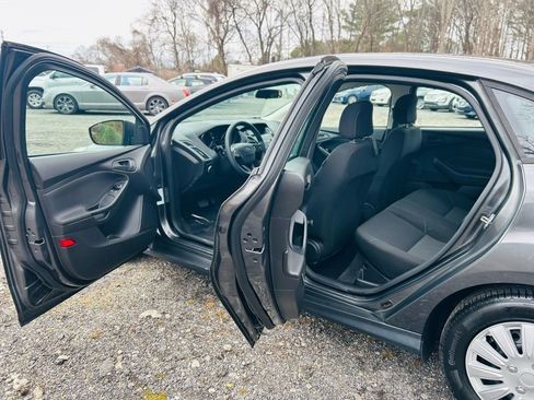 Used 2018 Ford Focus S image 14