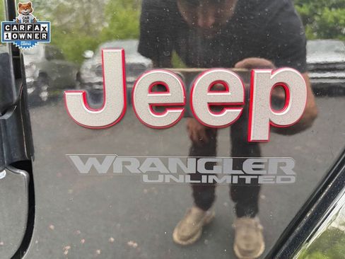 Used 2022 Jeep Wrangler Unlimited Rubicon w/ Steel Bumper Group AWD/4WD image 17