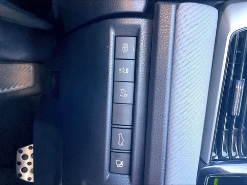 Used 2025 Toyota Camry SE FWD image 33