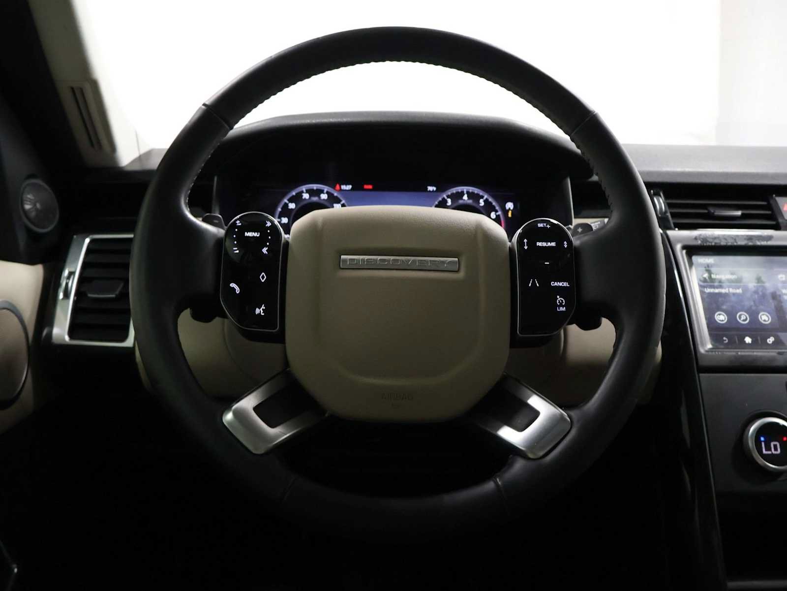 Used 2020 Land Rover Discovery SE AWD/4WD image 22