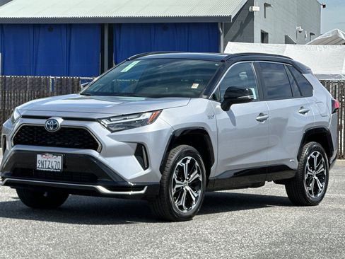 Used 2024 Toyota RAV4 XSE w/ Weather Package AWD/4WD image 9