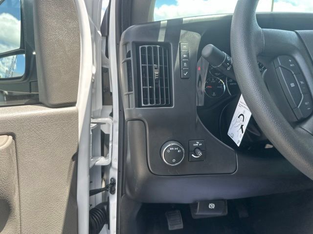 New 2026 Chevrolet Express 2500 w/ Communications Package RWD image 17