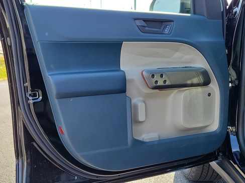 New 2025 Ford Maverick Lariat image 14