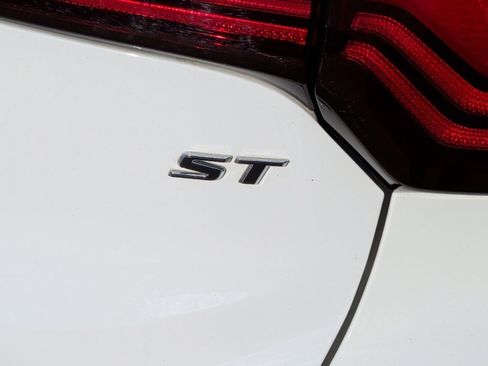 Used 2024 Buick Encore GX Sport Touring image 40