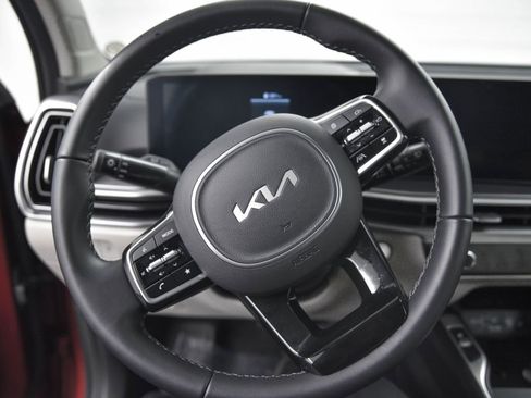 Used 2025 Kia Sorento S image 19