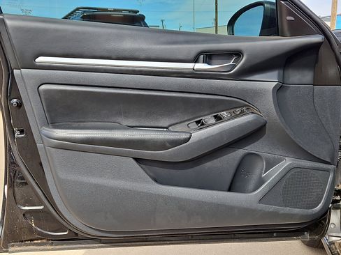 Used 2023 Nissan Altima 2.5 SV image 10