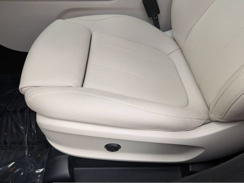 Used 2025 Mercedes-Benz GLA 250 4MATIC image 21